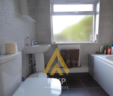 4 bedroom terraced house to rent - Photo 3