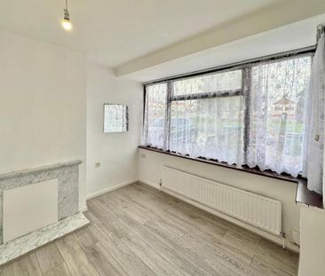 3 bedroom semi-detached house to rent - Photo 2