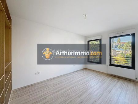 Location Appartement 3 pièces 66m² CHAMALIERES 63400 - Photo 2
