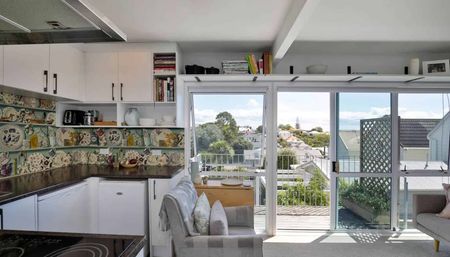 For Rent: Studio Apartment with Parking in the... - Photo 2