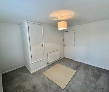 Woodend, Kingswood - Photo 6