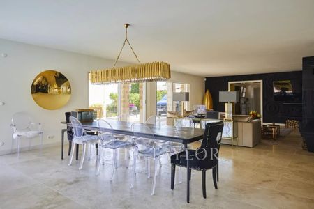 Maison • Tourrettes-sur-Loup - Photo 2