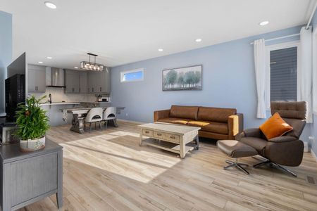 AVAILABLE OCTOBER 1 - Beautiful 4 Bedroom home in Glacier Ridge NW - Photo 2