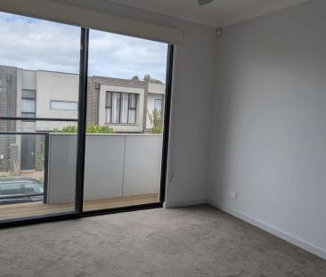 Stylish Living in the Heart of West Lakes - Photo 6