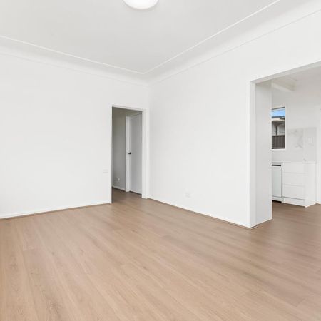 Freshly Renovated Home with Modern Comforts - Photo 3