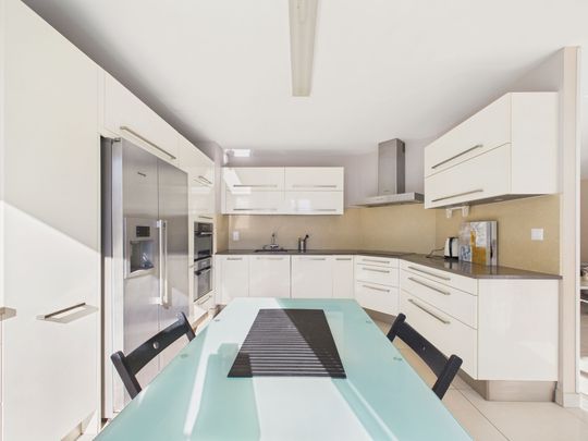 Meublé, moderne et lumineux 5 pièces avec jardin à Châtelaine - Photo 1