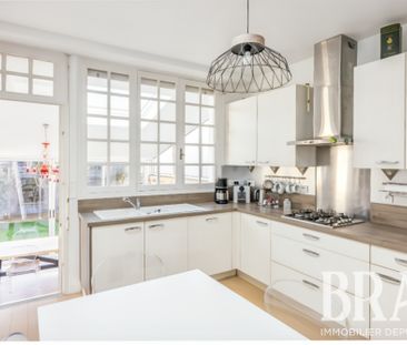 Location Maison 8 pièces 240m² NANTES 44100 - Photo 2