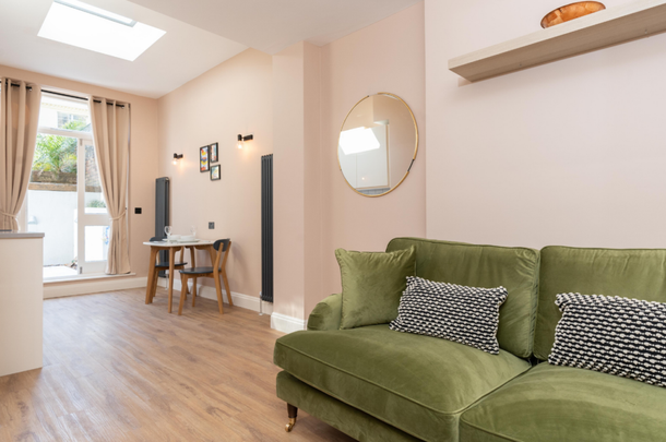 1 bedroom serviced apartment to rent - Photo 1