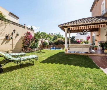 4 Bedroom Villa For Rent in Marbella, Málaga - Photo 1