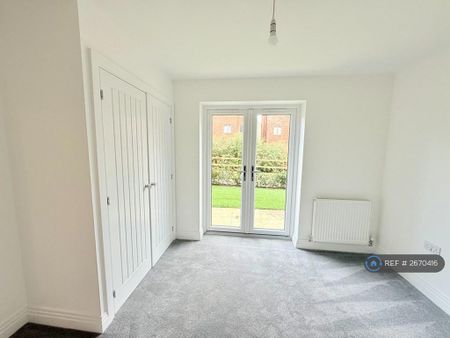 2 bedroom flat to rent - Photo 3