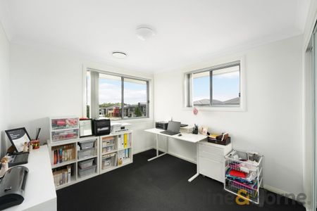 Modern Double-Storey Living in a Prime Gregory Hills Location - Photo 5