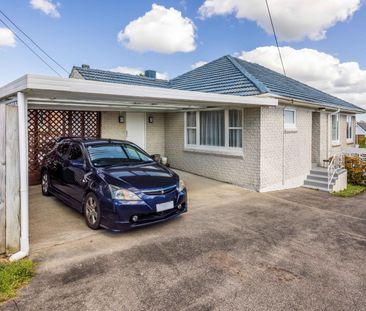 Family-Friendly Living with Double Carport - Mount Roskill - Photo 2