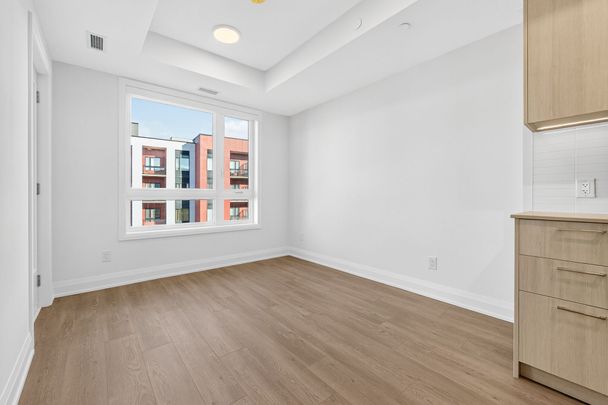 For Lease - 3250 Carding Mill Trail Unit# 420, Oakville, Ontario - Photo 1