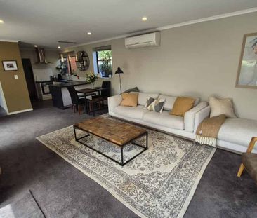 Lovely Two-Storey Home in Sought-After Location - Photo 3