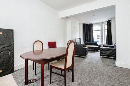 Westminster Avenue - Photo 2