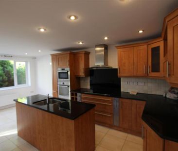 4 bedroom detached house to rent - Photo 6