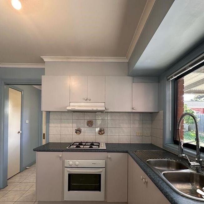 Attractive family home in the heart of Cairnlea. - Photo 1