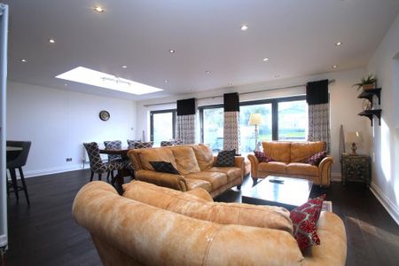 4 bedroom semi-detached house to rent - Photo 2