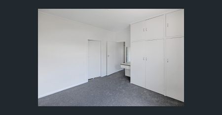 Freshly Updated 1-Bedroom Unit in Quiet Complex – Close to Park & Town - Photo 2