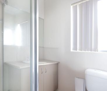 Comfortable 3-Bedroom Home in Prime Location - Photo 6