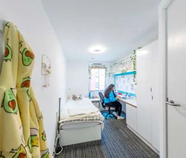 Standard Ensuite Double - Photo 1