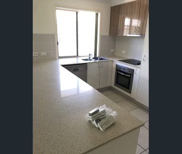 Fully Air-Conditioned Large Home - Photo 5