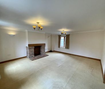 5 bedroom detached house to rent - Photo 1