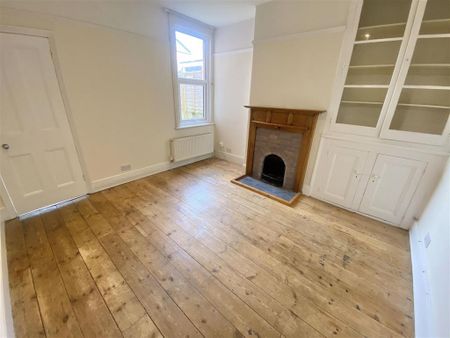 3 bedroom semi-detached house to rent - Photo 2