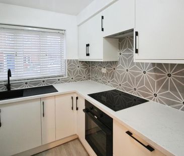 2 bedroom terraced house to rent - Photo 2