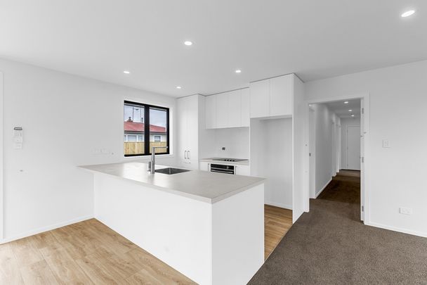 Near New on Tremaine! Ready For you to Move In ! - Photo 1