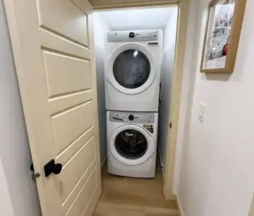 Stunning Brand New - 2 Bedroom Legal Basement Suite | Edmonton - Photo 1