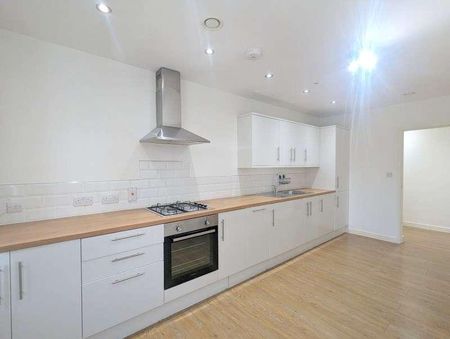 Staines Road, Feltham, TW14 - Photo 2