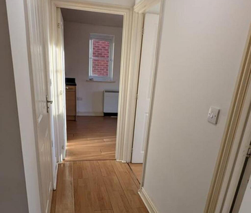 2 bedroom flat to rent - Photo 2