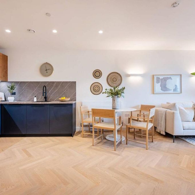 3 bedroom flat to rent - Photo 1