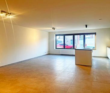 Prachtig ruim gelijkvloers appartement met 4 slaapkamers & tuin in ... - Photo 1