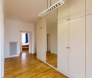 Rochusmarkt: Top-gelegene 3-Zimmer-Wohnung in absoluter Ruhelage mit Innenhof-Balkon - Photo 3