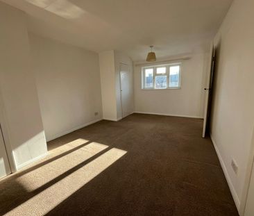 Terraced House to rent on - Photo 4
