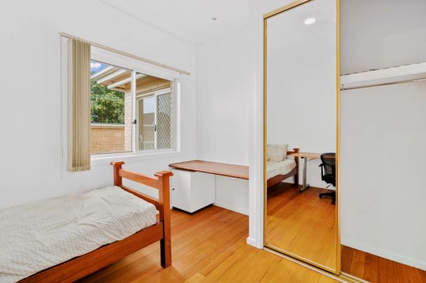 1 James Parade, Melbourne - Photo 1