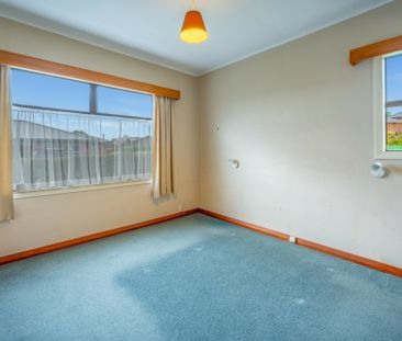 Charming Two-Bedroom Home - Photo 4