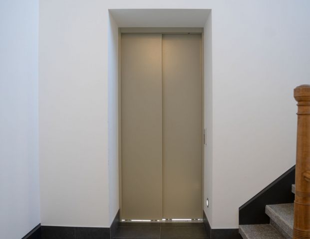 KR-Bockum: Besondere, kernsanierte Altbauwohnung mit tollen Details, Aufzug & bester Infrastruktur! - Foto 1
