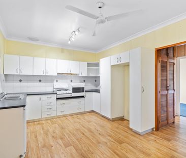 Tidy Family Home - Photo 6