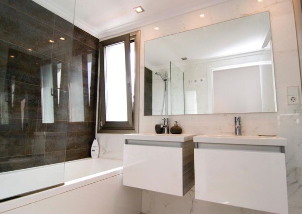 Apartment for rent on the beachfront of Arenal in Javea.