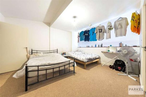 The Vista Building, Calderwood Street, Woolwich, London, SE18 - Photo 1