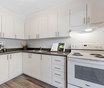 2740 Jane Street - Photo 2