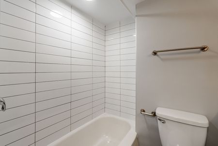 5765 Cote-St-Luc Rd. - Photo 5