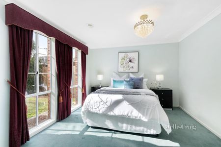 12 Forest Glen Avenue, Blackburn South - Photo 2