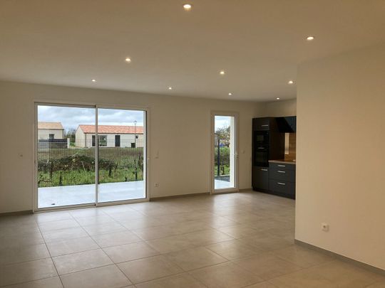 Location maison 4 pièces, 87.63m², Le Mazeau - Photo 1
