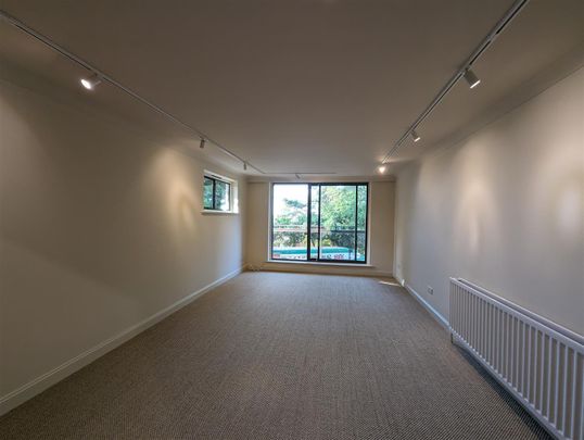 2 Bedroom Flat - Photo 1