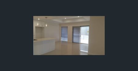 Modern family home - Photo 4