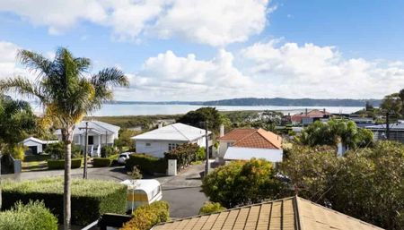 Charming 3-Bedroom Home in Westmere - Flexible Lease Options Available - Photo 5